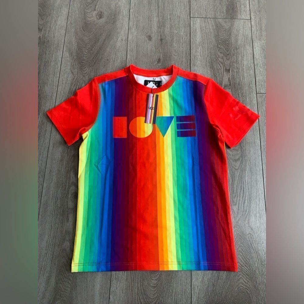 UGG U pride logo tee shirt